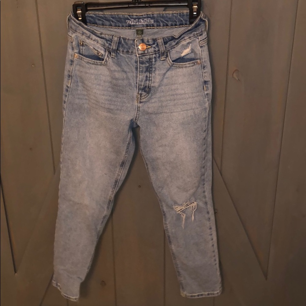 Boyfriend cut jeans.